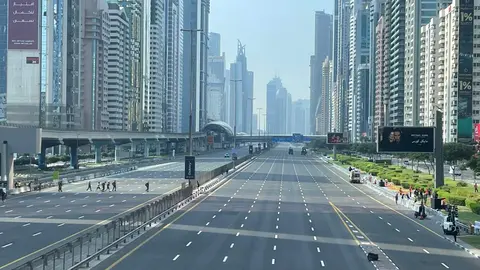 Una imagen de Sheikh Zayed Road en noviembre de este año. (EL CORREO)