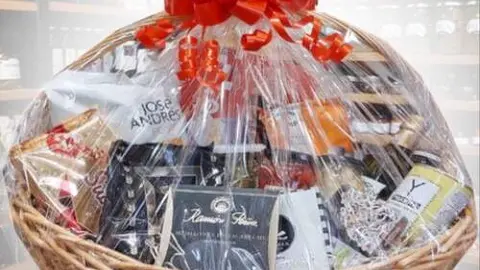 Esta espectacular cesta de Navidad con los mejores productos de La Despensa puede ser tuya.