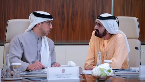 El jeque Mansour y el gobernante Dubai este jueves. (X)