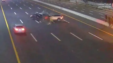 Una captura de pantalla del vídeo difundido por la Policía de Abu Dhabi.