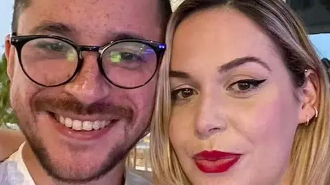 Arno Quinton Els y Greta Marie Otteson fueron encontrados muertos el día de Navidad. (Facebook)