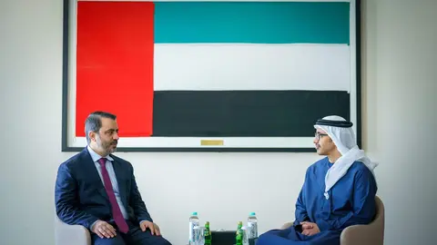 los ministros de Exteriores de EAU y Siria en Abu Dhabi. (WAM)