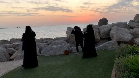 Un grupo de mujeres de Emiratos. (EL CORREO)