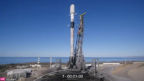 Una imagen del lanzamiento del satélite. (Dubai Media Office)