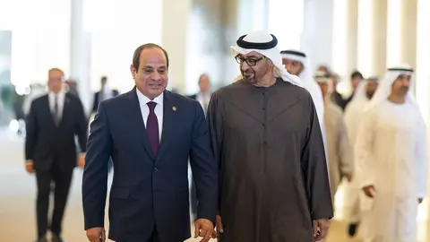 Los presidentes de EAU y Egipto en Abu Dhabi. (WAM)
