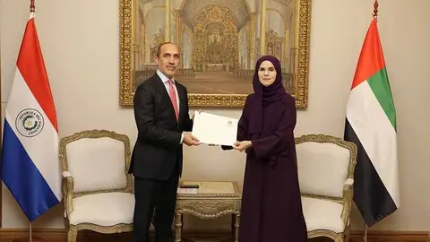 La embajadora de EAU presenta sus cartas credenciales al viceministro de Relaciones Exteriores de Paraguay. (@mreparaguay)