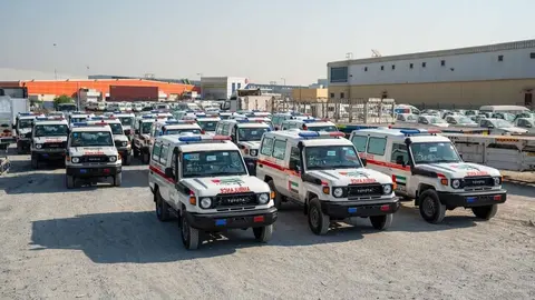Ambulancias emiratíes enviadas a Angola. (WAM)
