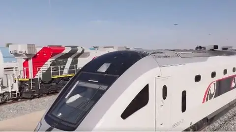 Uno de los trenes de alta velociad de Etihad Rail. (X)