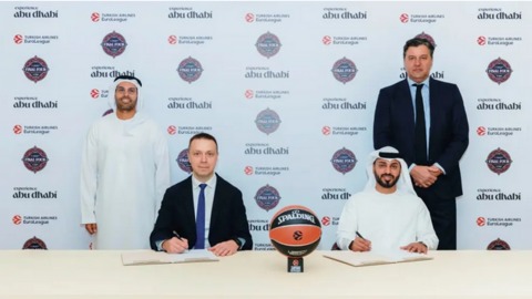 Firma del acuerdo entre la Euroliga y Abu Dabi para la celebración de la Final Four en 2025. (EUROLEAGUE BASKETBALL)