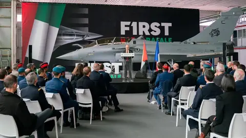 Un momento de la presentación del avión de combate Rafale emiratí. (WAM)