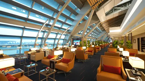 Perspectiva de la sala de Emirates en el aeropuerto de Bangkok. (X)