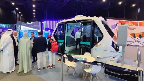 Una imagen del coche eléctrico gallego en Dubai. (X)