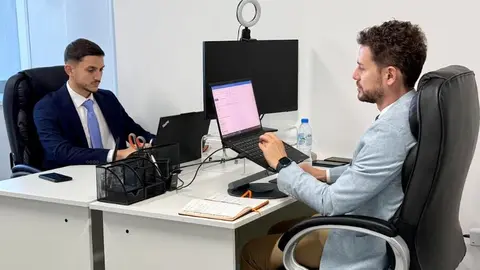 Equipo de WellTax  en Dubai. (EL CORREO)