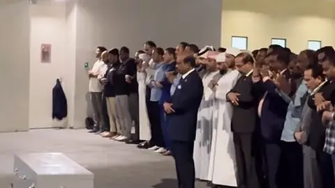 Una captura de pantalla del funeral difundido en redes sociales.