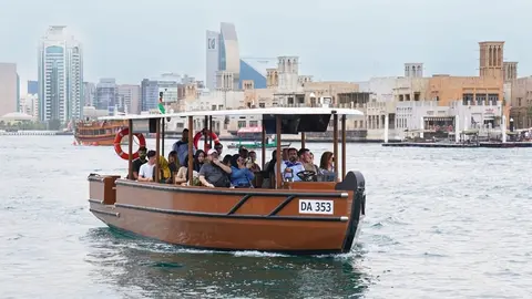 Una imagen de un abra en Dubai Creek. (WAM)