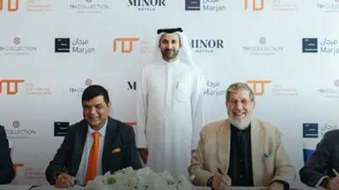 Un momento de la firma del acuerdo. (X)