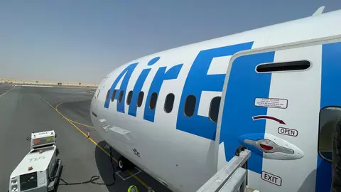 Dreamliner de Air Europa sobre la pista de la Base Aérea de Al Minhad en Emiratos Árabes Unidos. (Rafael Pérez)