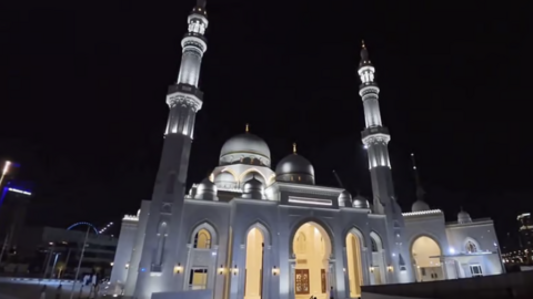 Nueva mezquita en Dubai Marina. (X)