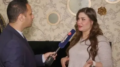 La última esposa engañada durante una entrevista. (Fuente externa)