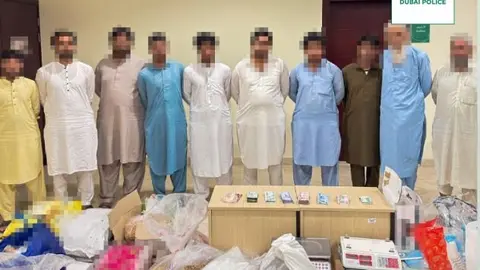 Imagen de los vendedores detenidos difundida por la Policía de Dubai.