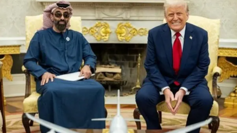 El jeque Tahnoon y Trump en la Casa Blanca. (X)