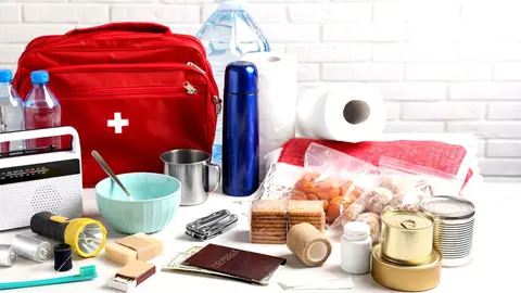 Bruselas recomienda que cada hogar europeo cuente con reservas de agua, medicamentos, baterías y alimentos suficientes para sobrevivir al menos 72 horas sin asistencia externa. (Fuente externa)