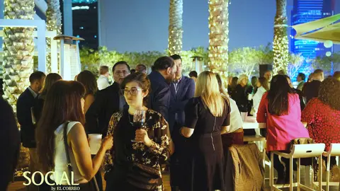 Asistentes de SOCIAL en COCO lounge Rooftop (EL CORREO).