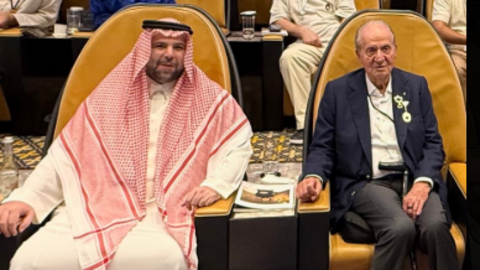 El rey Juan Carlos en el hipódromo de Meydan en Dubai. (X)