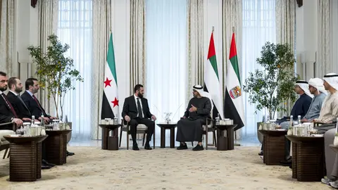 Reunión en Abu Dhabi de los presidentes de Siria -izquierda- y Emiratos Árabes Unidos. (WAM)