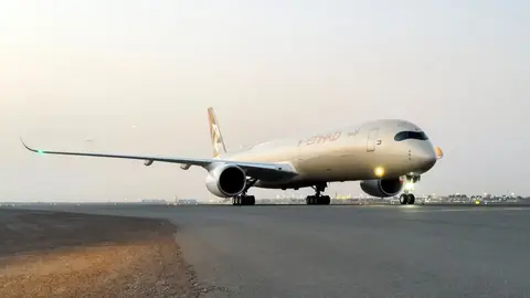 Un A350 de la aerolínea Etihad. (X)