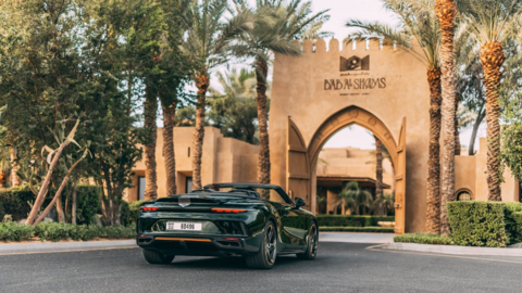 El Bentley en el resort de Dubai. (X)