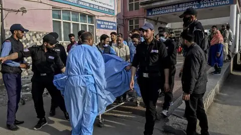 La tensión entre la India y Pakistán se disparó tras un ataque terrorista en la Cachemira controlada por la India, en el que murieron 26 personas. (@elgefilte)