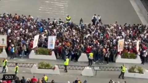 La Plaza de San Pedro a las 8.27 horas de este sábado. (Pool Aigav)