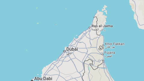 Situaci&oacute;n geogr&aacute;fica del estrecho de Ormuz, a solo 100 kil&oacute;metros de Ras al Khaimah y a 200 de Dubai. (Google Maps)