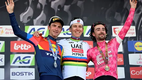 El campeón del UAE Team Emirates celebra su victoria. (WAM)