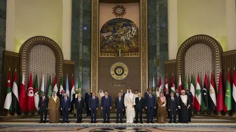 Paricipantes en la 34 Cumbre Árabe celebrada en Irak. (WAM)