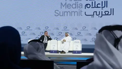 Anwar Gargash durante la Cumbre de Medios en Abu Dhabi. (WAM)