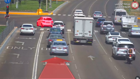 Captura de pantalla del vídeo difundido por la Policía de Abu Dhabi.