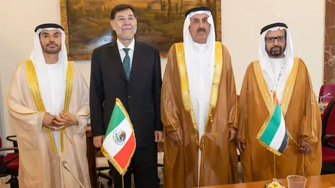 Un momento del encuentro en Roma de autoridades emiratíes y Gerardo Fernández. (WAM)