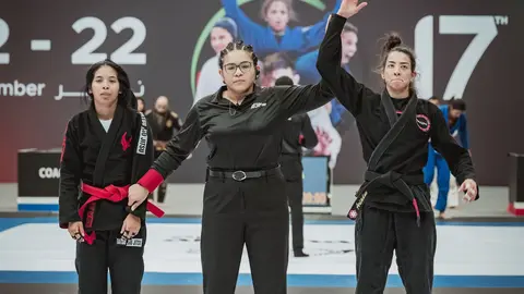 Luchadoras tras una pelea. (WAM)