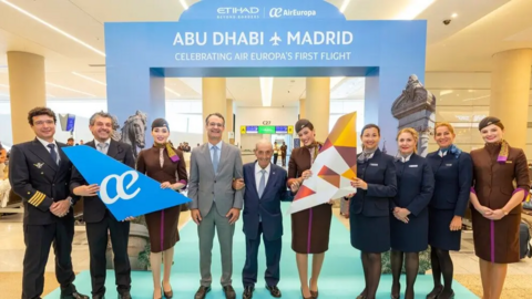 Foto de familia en la inauguración del vuelo de Etihad Airways y Air Europa (Fuente externa)