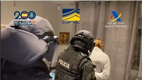 Momento de la detención del narcotraficante albanés. (Fuente externa)