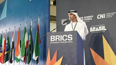 El ministro de Comercio Exterior de EAU, Thani bin Ahmed Al Zeyoudi, durante su presentación en el foro de los BRICS. (WAM)