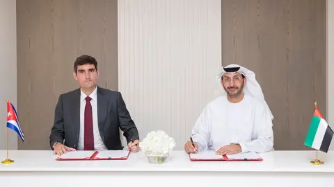 Carlos Luis Jorge Méndez, y Abdullah Ahmed Al Saleh. (X)