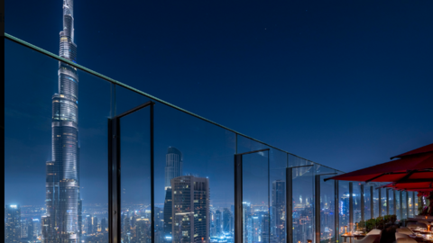 Una vista del centro de Dubai de noche. (VisitDubai)