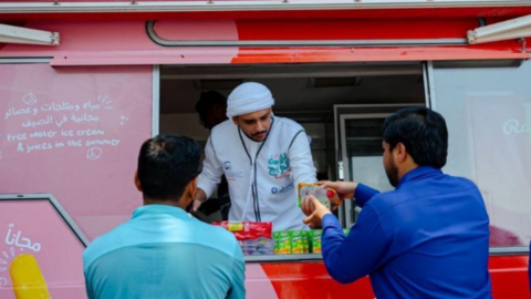 Una imagen de X de un voluntario en Emiratos.