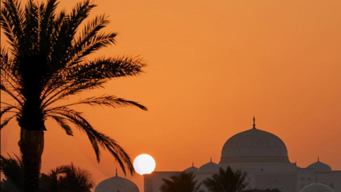 Atardecer en Abu Dhabi. (X)