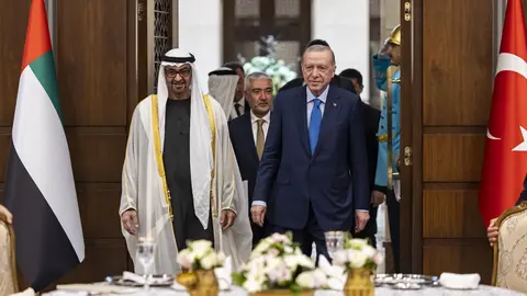 Los presidente de Emiratos e Irán, durante su encuentro en Ankara. (Fuente externa)