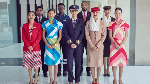 Profesionales de Emirates Group. (WAM)