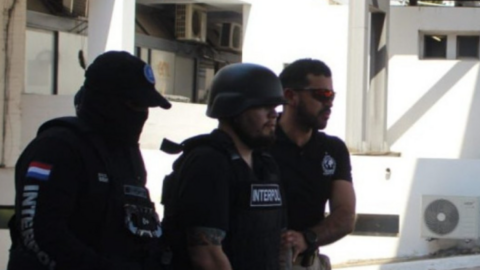 Una imagen del extraditado a su llegada a Asunción. (X)